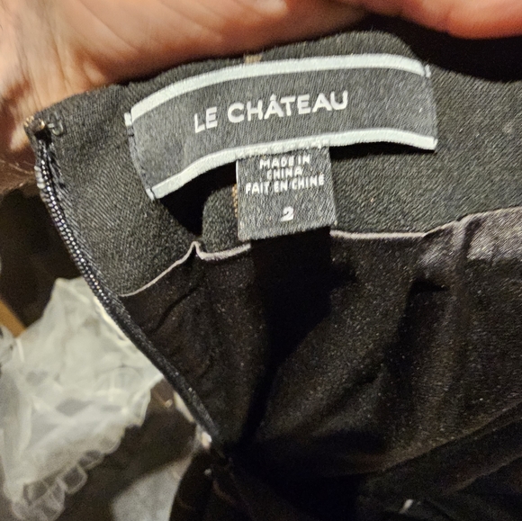 Le Chateau suit with pants and skirt - Picture 3 of 9